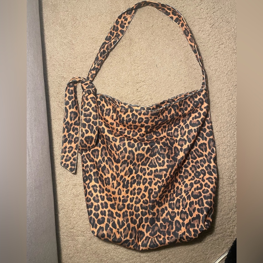 Amazon Leopard Print Tote Bag in Bro - Picture 3 of 13